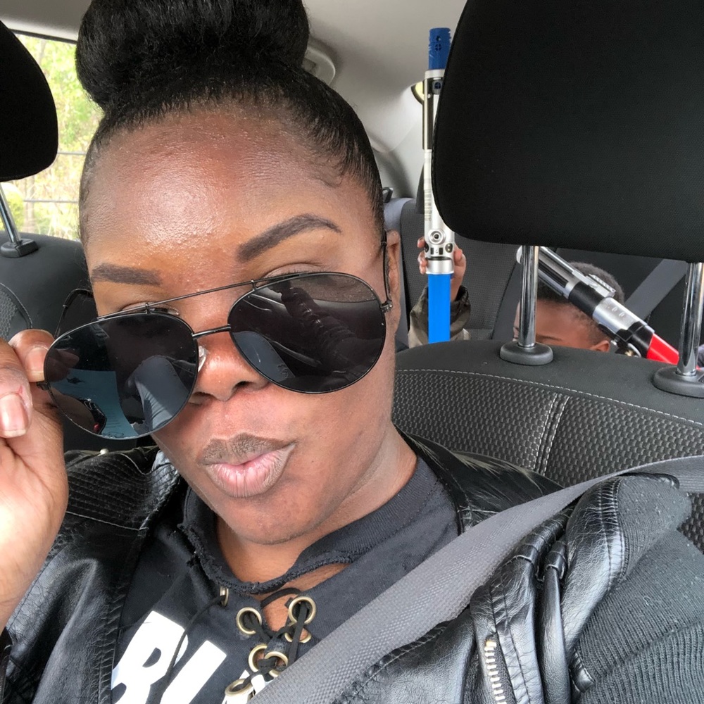 Meet your Posher, Tenika